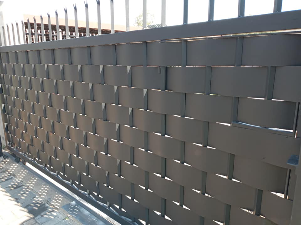 Business Palisade Fence Weave